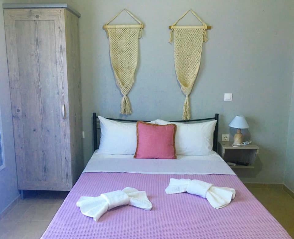 Almira - Rooms To Let Nea Roda Extérieur photo